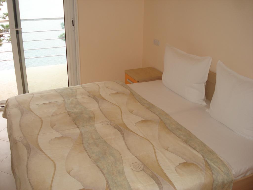 Apartments Villa Amalia Omiš Habitación foto
